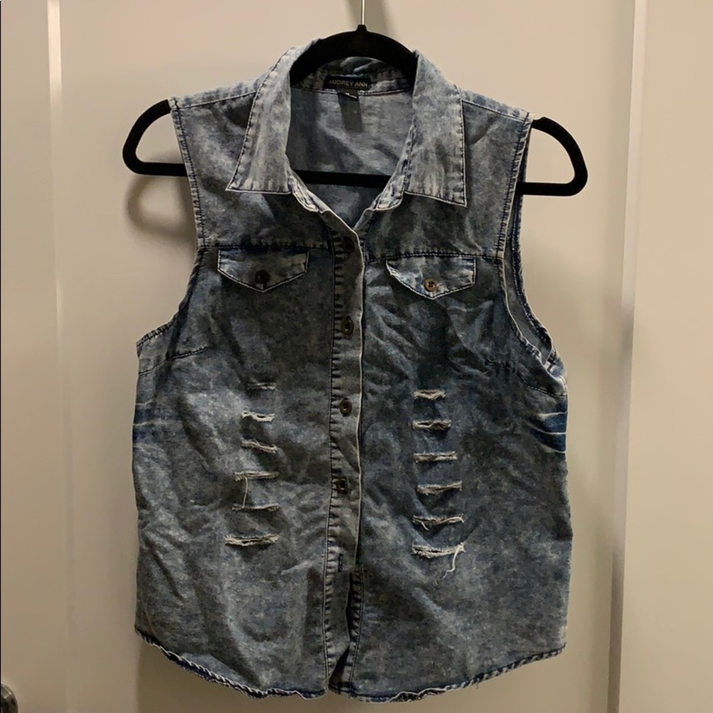 Trendy denim looking vest